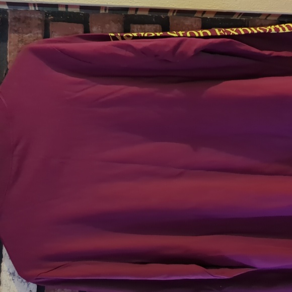 The North Face NWT Tee LG Burgundy - Picture 5 of 5